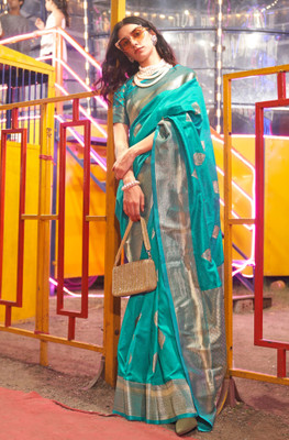 ROOP LAVANYA Woven Kanjivaram Pure Silk, Art Silk Saree(Light Blue)