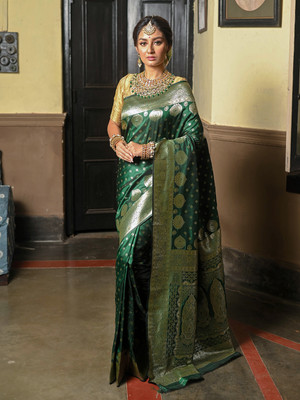 ANOUK Woven Banarasi Art Silk Saree(Green)