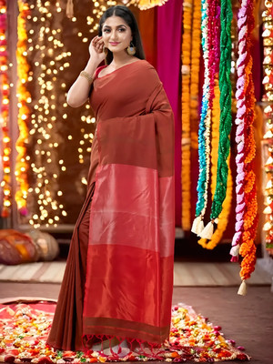 dB DESH BIDESH Solid/Plain, Woven Daily Wear Organza, Cotton Silk Saree(Maroon)