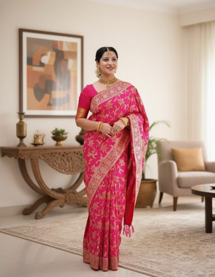 Bindi Embellished Banarasi Jacquard Saree(Pink)