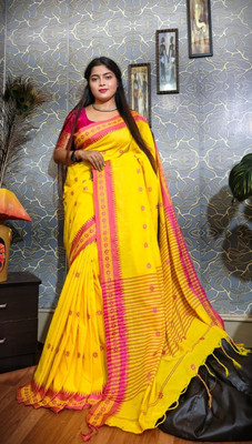 sdn Self Design, Embellished, Solid/Plain Handloom Cotton Blend Saree(Yellow)