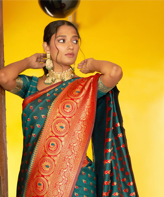 Janasya Woven, Self Design Banarasi Silk Blend Saree(Green)