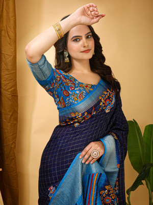 Divastri Floral Print Hand Batik Cotton Blend Saree(Dark Blue)