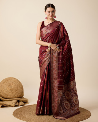 VM Selling Hub Woven, Embellished Kanjivaram Pure Silk Saree(Maroon)