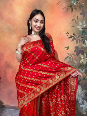 Muskan Collection Printed Banarasi Art Silk Saree(Red)