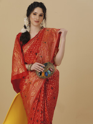 Divastri Woven Bandhani Silk Blend Saree(Red)