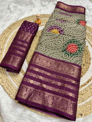 RegalDrapes Printed Bandhani Jacquard, Silk Blend Saree(Light Green, Maroon)