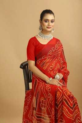 MAHARAJ SAREES Solid/Plain Bollywood Georgette Saree(Red)