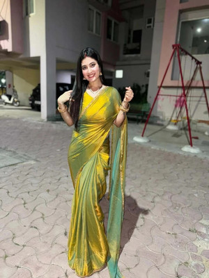 Rangvaali Embellished Bollywood Chiffon Saree(Green, Gold)