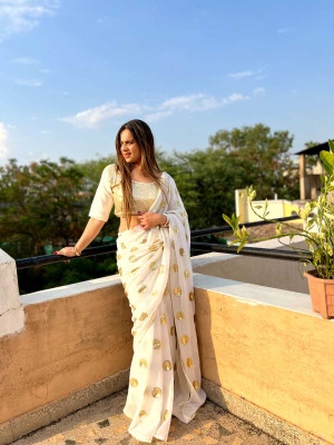 rb enterprise Embroidered Bollywood Georgette Saree(Cream)