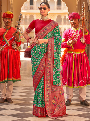 Sareemall Woven Banarasi Silk Blend Saree(Green)