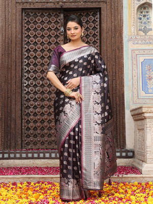 Tasrika Woven Banarasi Silk Blend Saree(Purple)