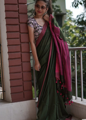 HouseOfCommon Solid/Plain Handloom Cotton Blend Saree(Dark Green)