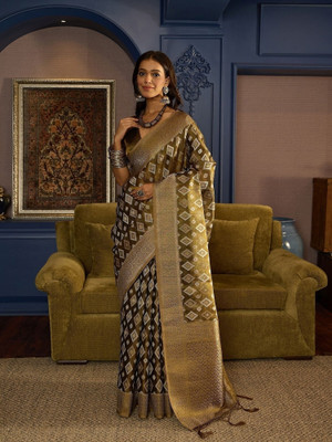 Vichitra Woven, Self Design Banarasi Tissue, Silk Blend Saree(Black, Gold)