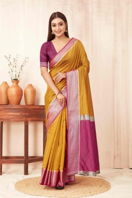 Divastri Checkered Banarasi Silk Blend Saree(Mustard)