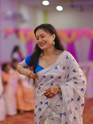 vrajnetic Woven Mekhela Chador Pure Cotton Saree(White)