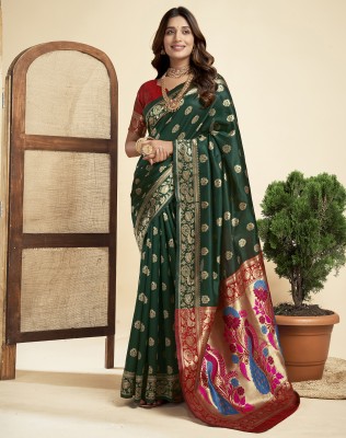 Divastri Self Design, Woven Paithani Silk Blend Saree(Dark Green, Red)