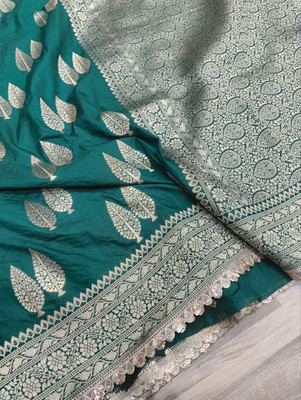SAIF SAREES Woven, Dyed Banarasi Handloom Pure Silk Saree(Dark Green)