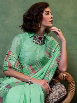Divastri Woven Banarasi Silk Blend Saree(Light Green)