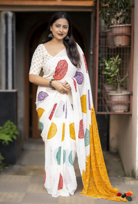Divastri Printed Bandhani Georgette Saree(White, Yellow)