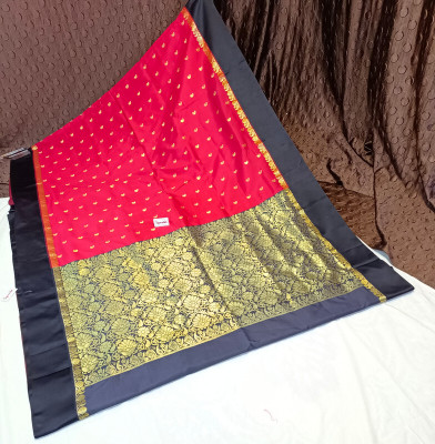 Spewim Woven Banarasi Art Silk Saree(Red)