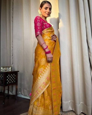 RUCHAA FASHION Woven Banarasi Silk Blend Saree(Yellow)