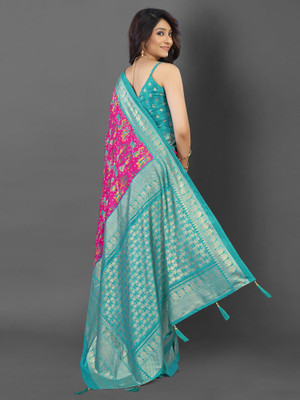 Divastri Printed Pochampally Cotton Blend Saree(Pink)