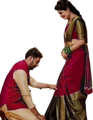 SWAMI STUDIO Self Design, Solid/Plain, Woven Kanjivaram Jacquard Saree(Maroon)