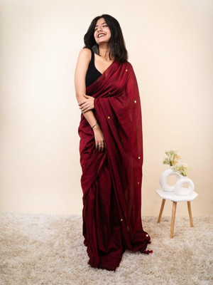 SP Boutique Embellished Handloom Cotton Blend Saree(Maroon)