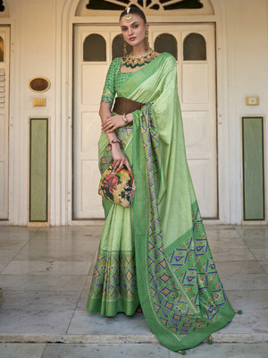 Tasrika Woven Patola Silk Blend Saree(Light Green)