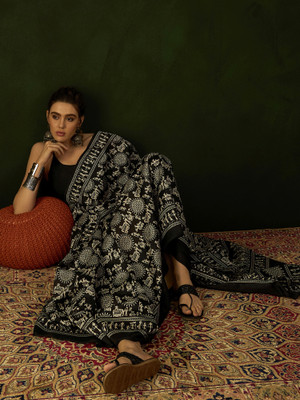 Divastri Printed Daily Wear Silk Blend Saree(Black)