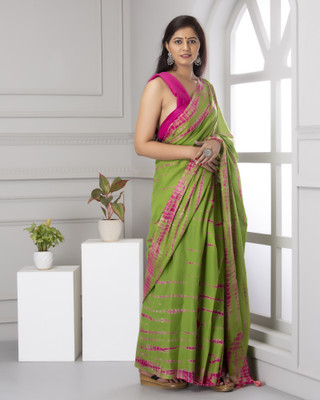Suraj International Blocked Printed, Checkered, Digital Print, Dyed, Floral Print, Printed, Self Design Daily Wear Pure Cotton Saree(Green)