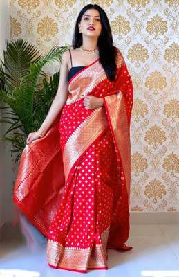 Omsaiarts Woven Kasavu Silk Blend Saree(Red, Beige)