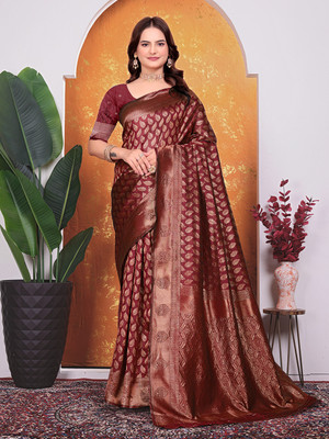 Kanooda Prints Embellished Banarasi Silk Blend Saree(Maroon)