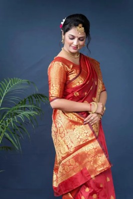 Qyra Woven Kanjivaram Jacquard Saree(Red)