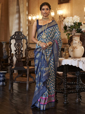Sareemall Embellished Patola Silk Blend Saree(Blue)