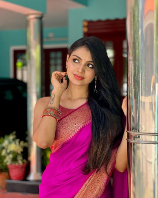 Handsel Self Design Banarasi Jacquard, Silk Blend Saree(Pink)