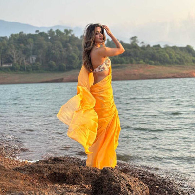 Anand Sarees Solid/Plain Bollywood Georgette Saree(Yellow)