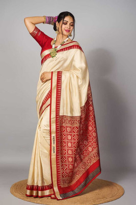Afronza Temple Border, Solid/Plain, Embellished Sambalpuri Cotton Blend, Pure Silk Saree(Cream, Red)