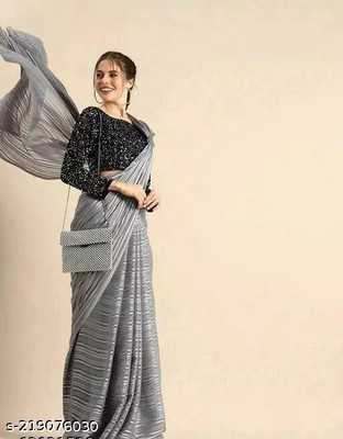Vragi Striped Daily Wear Art Silk Saree(Grey)