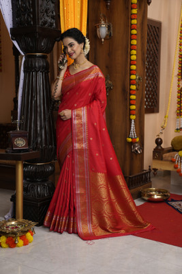 Divastri Solid/Plain Daily Wear Polyester Saree(Red)