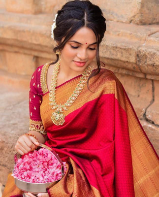 Auora Self Design Banarasi Art Silk Saree(Red)