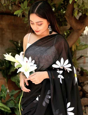 GLOWMOROUS Floral Print Handloom Pure Cotton Saree(Black)