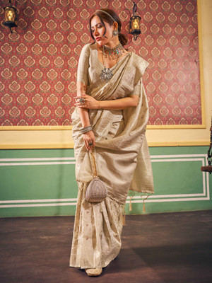 Tasrika Woven Kanjivaram Silk Blend Saree(Cream)