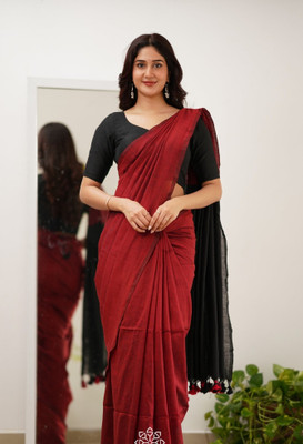 DHRITI Solid/Plain Handloom Cotton Blend Saree(Red, Black)