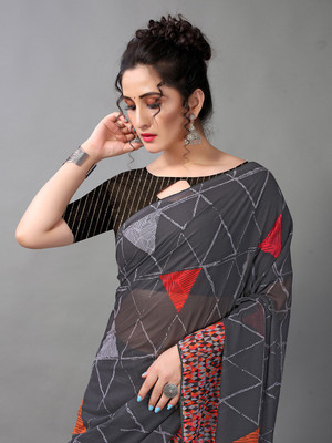 Fourleaf Geometric Print Bollywood Georgette Saree(Grey)