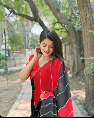 YASHIKA Color Block Bollywood Silk Blend Saree(Red, Black)