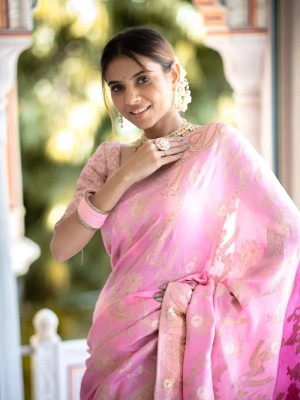 Sarvada Embellished, Woven, Self Design Kanjivaram Jacquard, Silk Blend Saree(Pink)