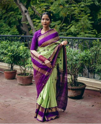 HouseOfCommon Striped Banarasi Art Silk Saree(Green)