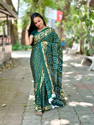 S.R.TEXTILES Animal Print Bandhani Crepe, Silk Blend Saree(Multicolor)